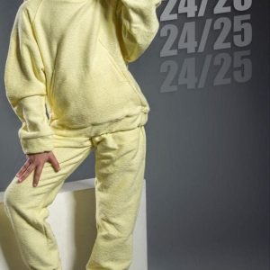 طقم بناتي شتوي "كروشيه ملكي" مبطن – دفا وأناقة من 4 لـ 10 سنوات